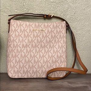 Michael Kors Jet Set Travel Crossbody